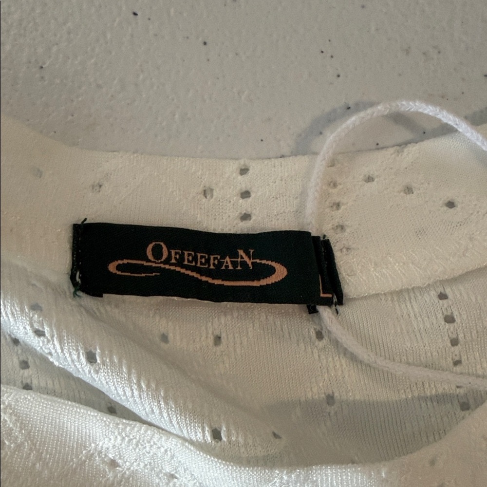 White Sleeveless Eyelet Tank Top - Picture 2 of 2